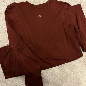 Lululemon size 8 long sleeve